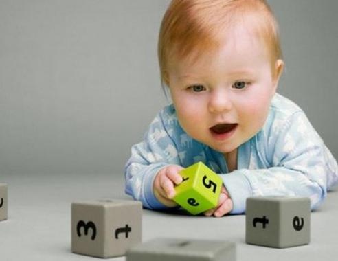 宝宝半夜突然哭闹不止婆婆讲迷信,医生却说宝