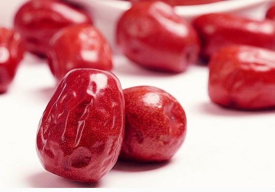 宝宝半夜突然哭闹不止婆婆讲迷信,医生却说宝