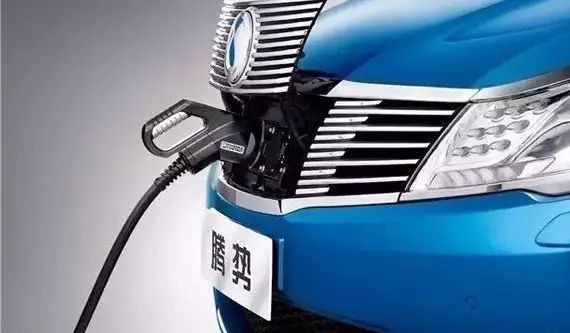 奔驰最悔青肠子的一桩投资，巨亏数十亿，腾势的“尴尬癌”还能治吗