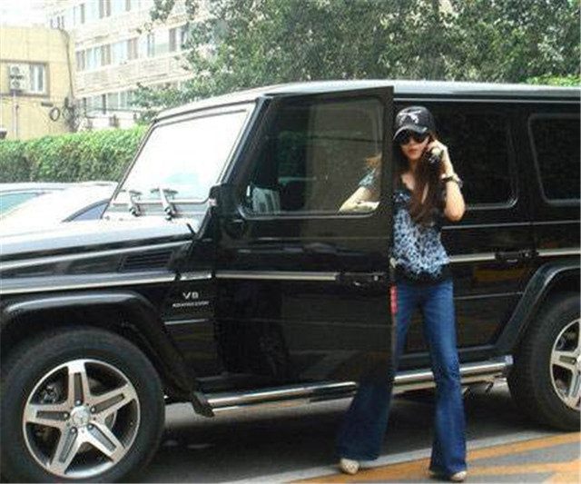 张馨予发旧照怀念李晨,可范冰冰一辆车就顶她