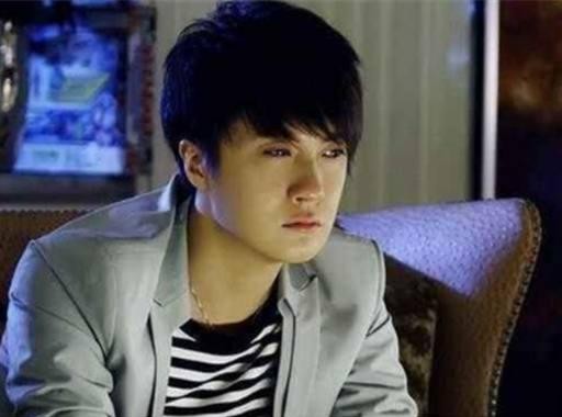 他16岁丧父，买不起房和姚笛分手，今住豪宅开豪车！