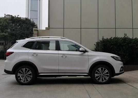 荣威eRX5半年报告，开车上下班居然比乘地铁省钱