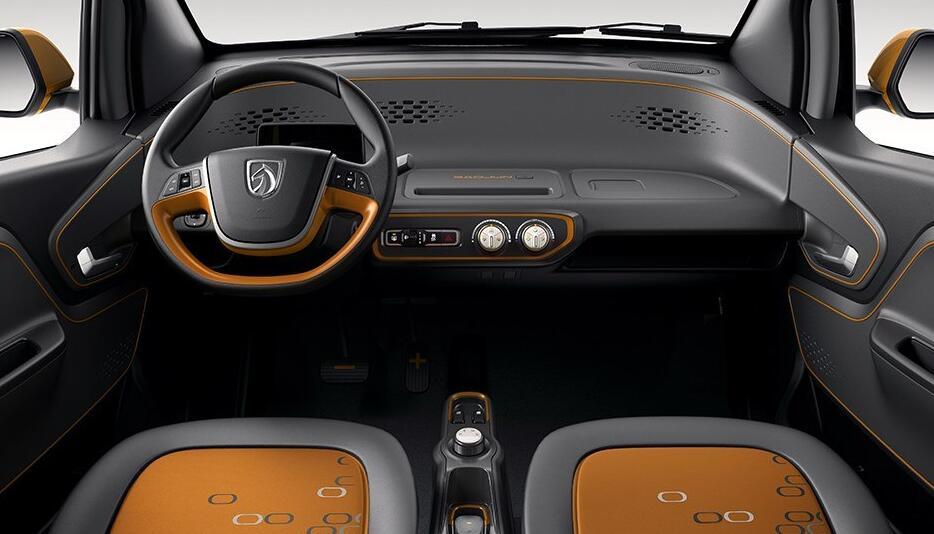 宝骏再出神车,售3万不烧油能自动泊车,送女神