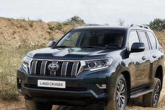 新款丰田普拉多全新四驱加后锁，越野神车更牛逼了！