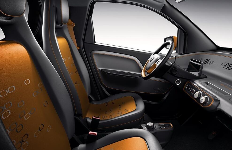 宝骏再出神车,售3万不烧油能自动泊车,送女神