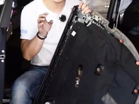 奔驰E级甲醛含量不低线束包裹稀疏，不推荐家用