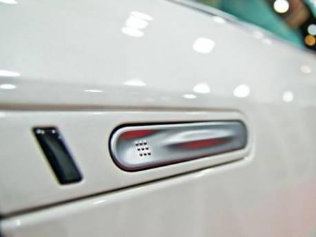 撩了个开GT-R的妹子，结果我连车都上不去