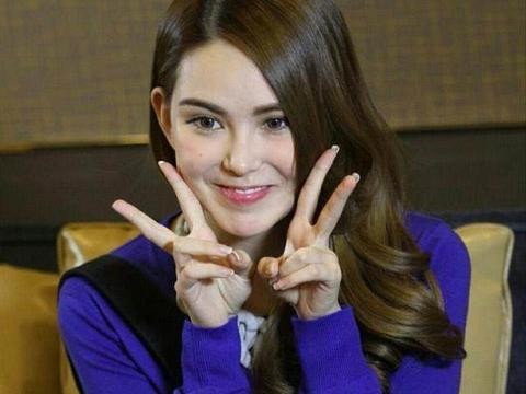 三大女星，豪车出行，但从不拍吻戏，也无人敢吻！