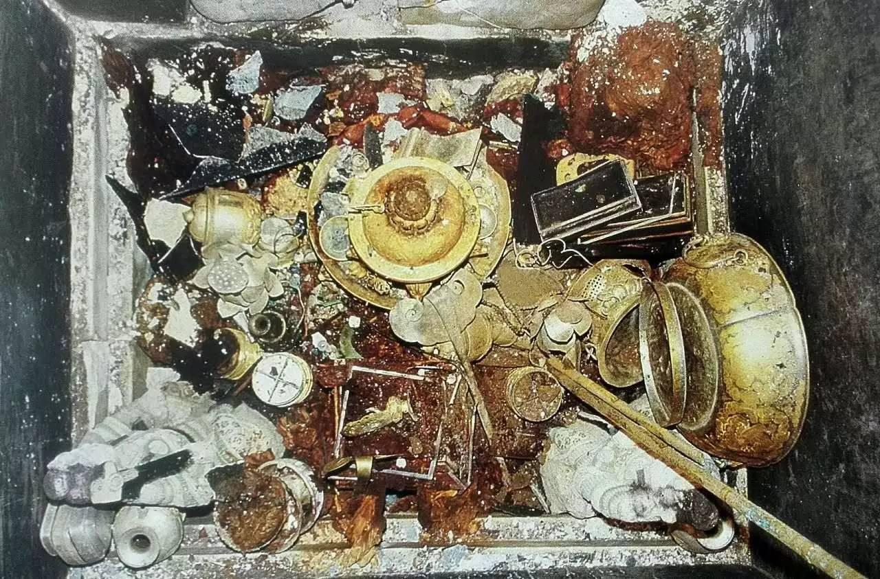 法门寺地宫开启瞬间, 考古学家看到了什么?