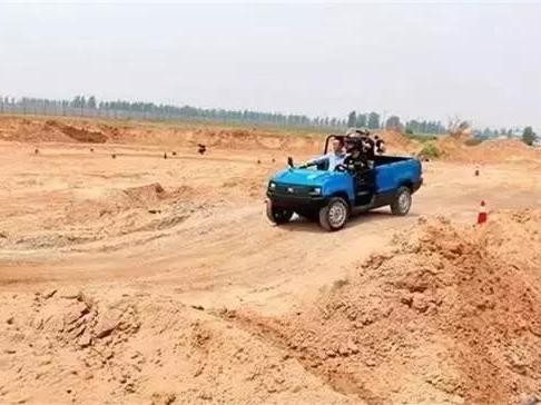 最便宜的国产皮卡，2万8一辆，进城拉货下地干活！