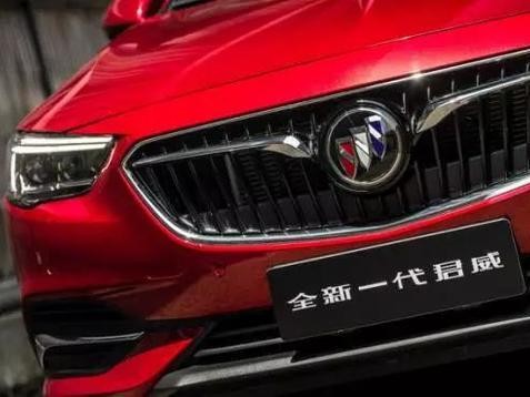 君威挑战B级车擂主迈腾，是一局此消彼长的斗地主