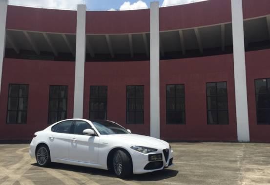 这车上路, 被很多人盯着, 看着上百万, 实际才40万