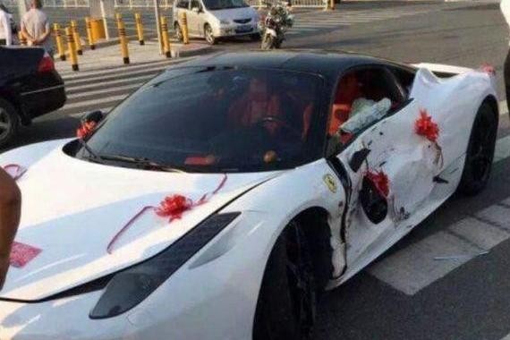 7000一天租的法拉利，车主一脚将其送回了意大利老家