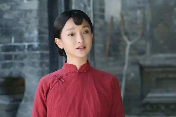 (周迅《橘子红了》剧照)