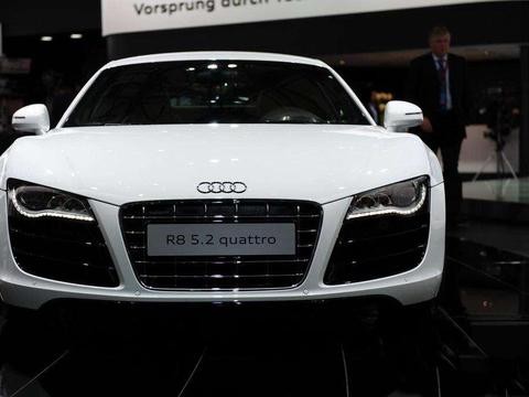 花3万造出一辆价值200万的奥迪R8，交警看了都懵逼