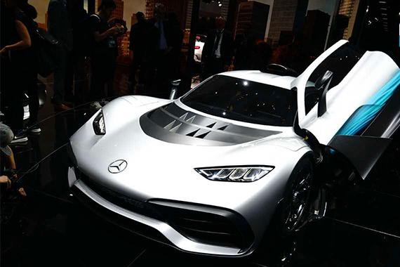 头条·实拍丨能走街的F1 奔驰Project One实拍