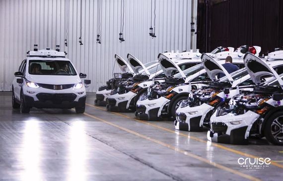 通用发布全球首款量产无人驾驶汽车