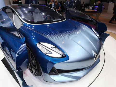 重返德国，曾经把大众、宝马踩脚下，复古传奇变跑车