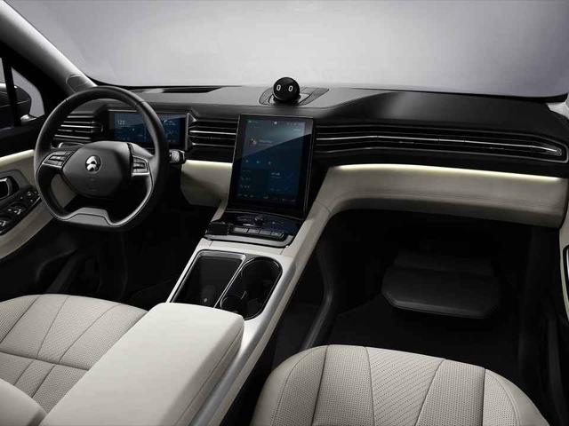 国产7座suv成途昂终结者,超5米 科幻内饰完爆