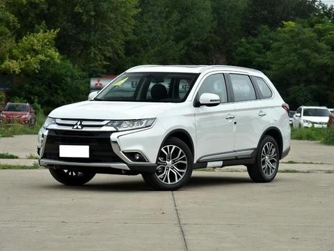 同样是X前脸，17万配7座，出门玩还敢不带老丈人？