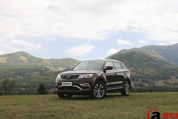 配置高 动力足 试驾吉利博越四驱版