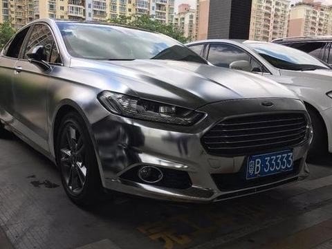 朋友笑话我好车牌挂破车很丢人，一怒之下就去电镀膜