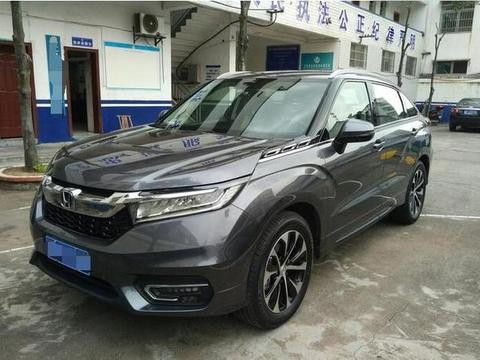 警察叔叔平价提冠道，用车两月后，他发现有点不对劲