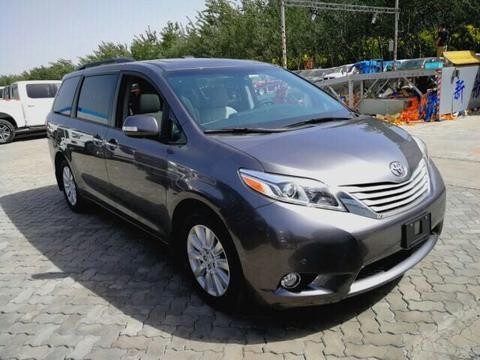 17款丰田塞纳两驱四驱豪华顶配商务车