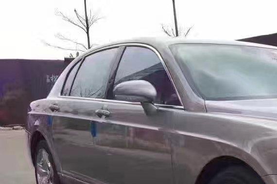 拆迁款买下30万的宾利飞驰，秒变万人迷！