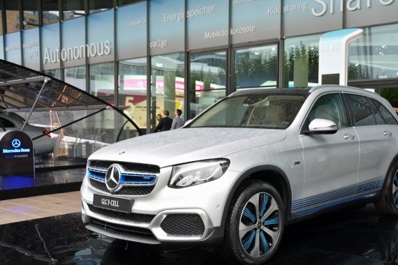 奔驰GLC F-Cell燃料电池车亮相法兰克福车展