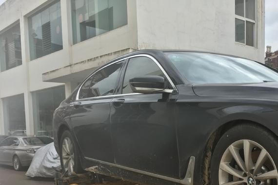 刚提的宝马7系，为何1个月发动机就报废？