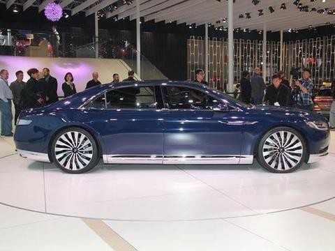 长5米1，配置全，全时四驱+全景天窗，底盘表现出色