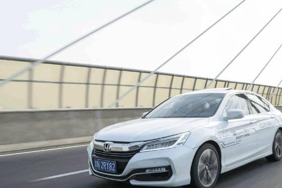 6秒破百！这台30来万的德系豪华四门轿车，性能怎样