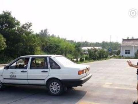 为什么开车上路前倒车必须要熟练? 看了就懂了