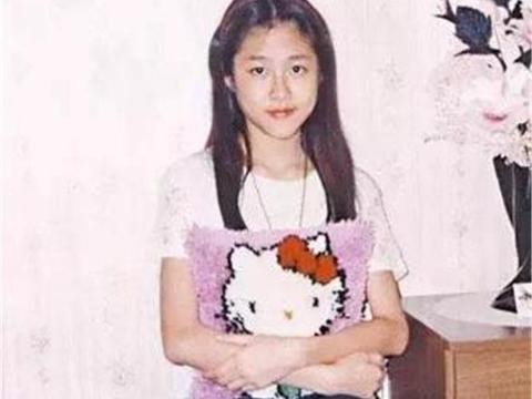 她从千金小姐到卖饼谋生,演了16年配角,今连豪车都没