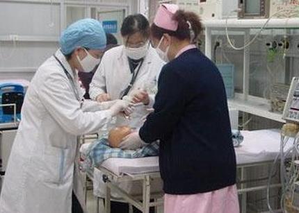 宝宝哭闹不吃饭奶奶喂了一口这个,结果悲剧就