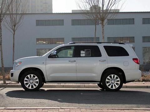 国产少见的丰田越野，3吨车重比汉兰达大两圈