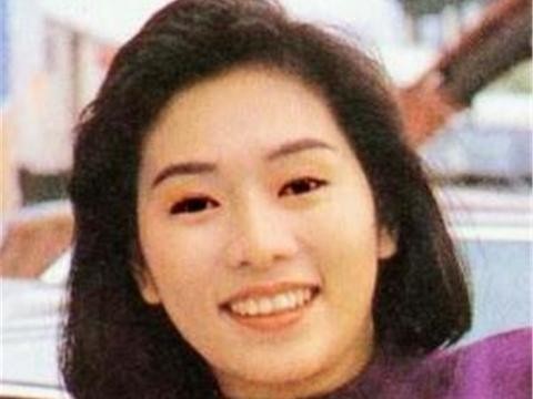 她是周星驰一生挚爱，坐豪车享富贵，45岁英年早逝！