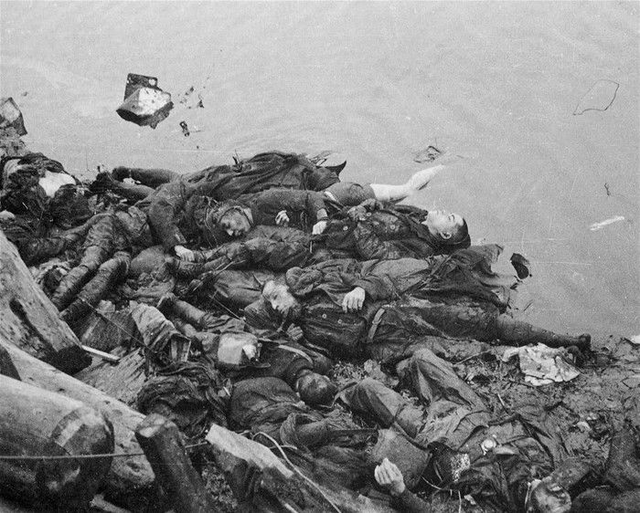 日本轰炸重庆滥杀无辜遭报应,李梅烧死十万日