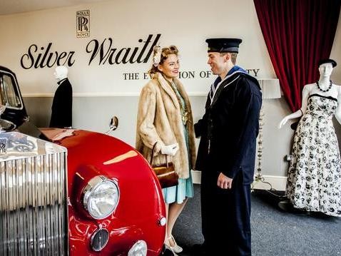 劳斯莱斯汽车闪耀2017年古德伍德复古风情节