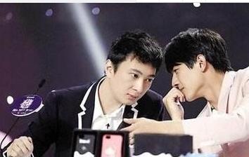 杨幂玩游戏不知是直播,一直吐槽王思聪技术太