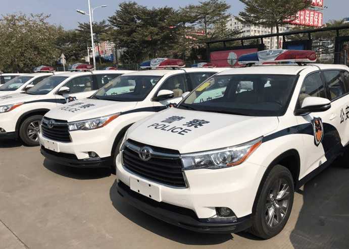 国产品牌终将走在前沿,遇传祺gs8霸气警车让人敬畏