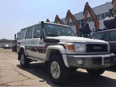 老拿SUV当作越野车容易被笑话，这么四款才是硬派货