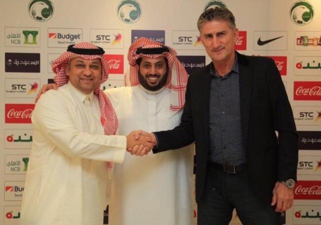 韩国卸磨杀驴,施帅在泰达遭罪!多少主帅羡慕巴乌萨