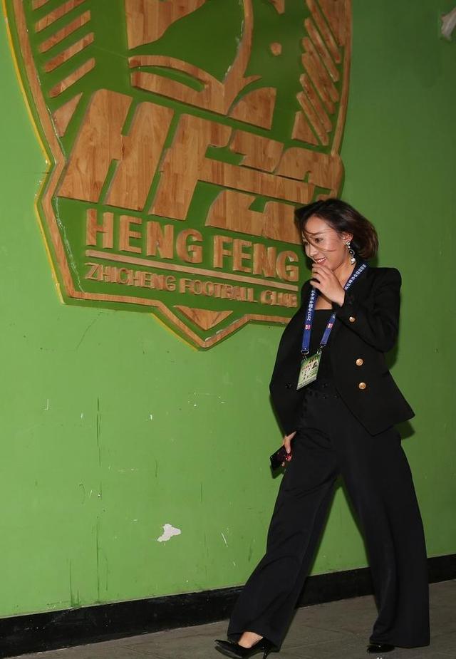 中超最美董事长文筱婷:贵州足球强势弹起!