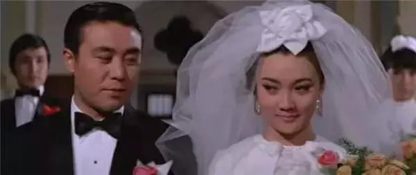关之琳为什么这么漂亮，看看她的老爸老妈就明白啦！