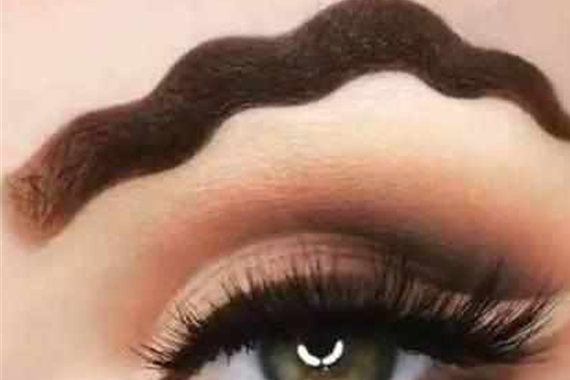 时尚圈的“波波眉”，赵丽颖也尝试了，可不配豪车！