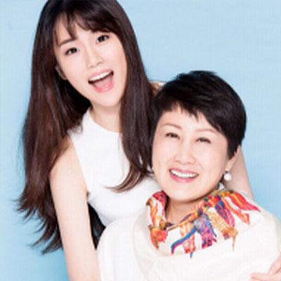 张凯丽《渴望》女主角,幸福的一家人都写在脸上