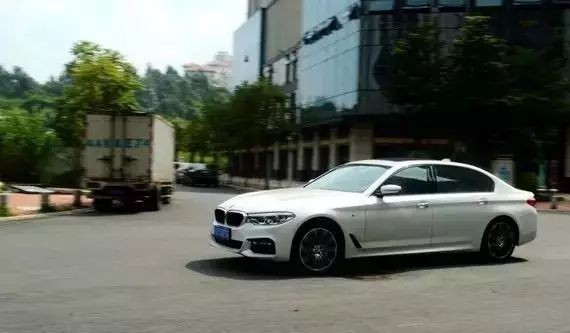 这次进化有点强 试驾华晨宝马530Li xDriveM
