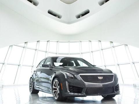 凯迪拉克造跑车，连AMG都怕？大排量换来320km时速